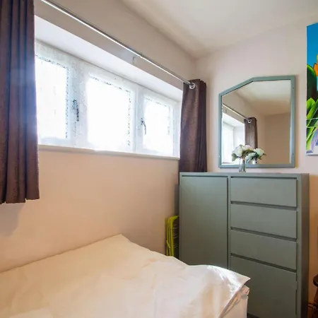 2 Bed In Pickering Oc-27112 *